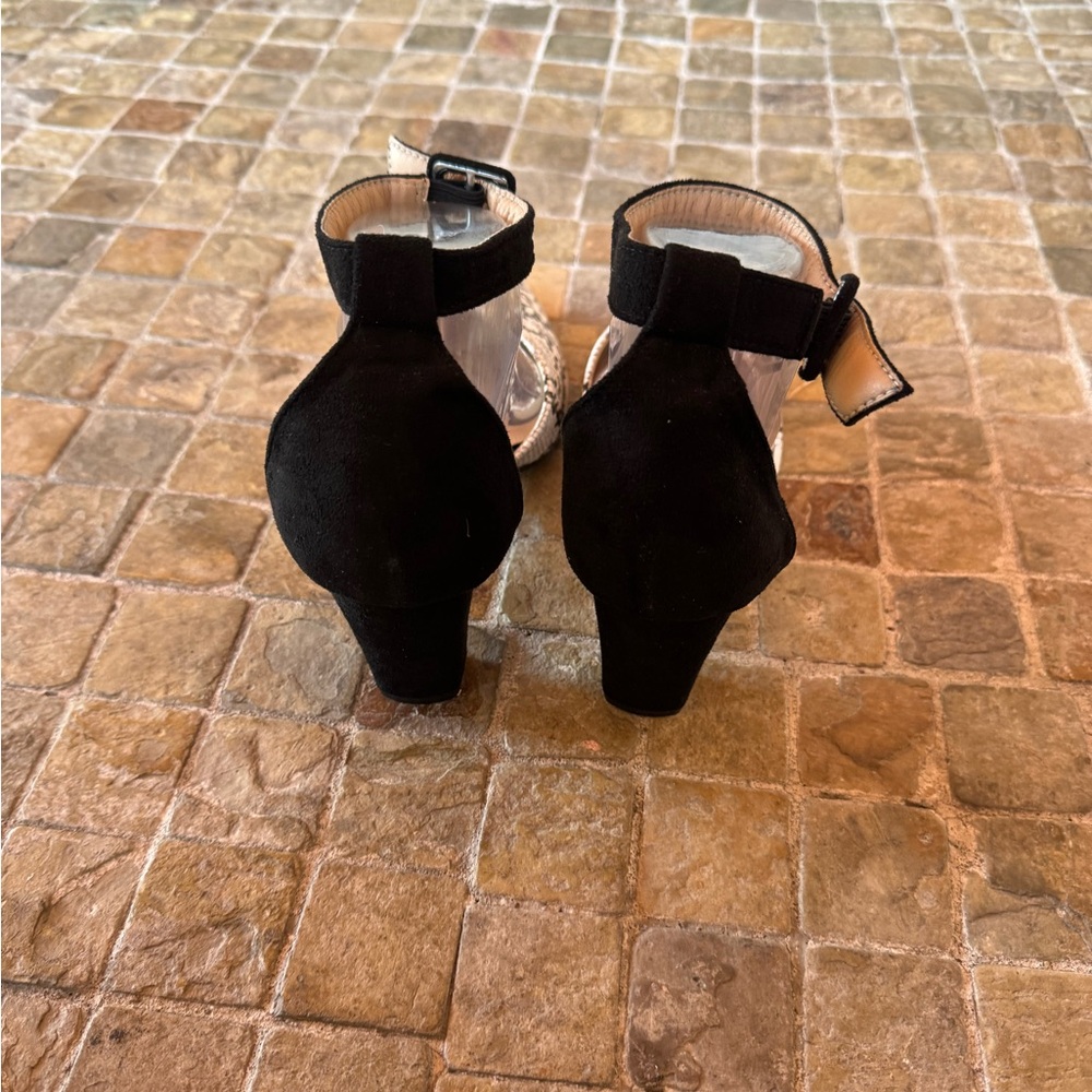 Snake print close toe heels - Picture 3 of 5